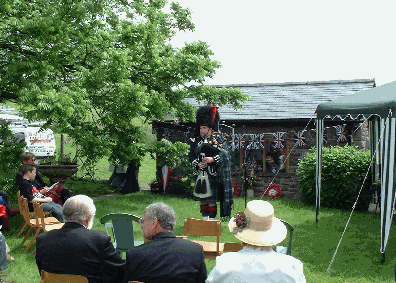  SIMON THE PIPER IN ACTION 